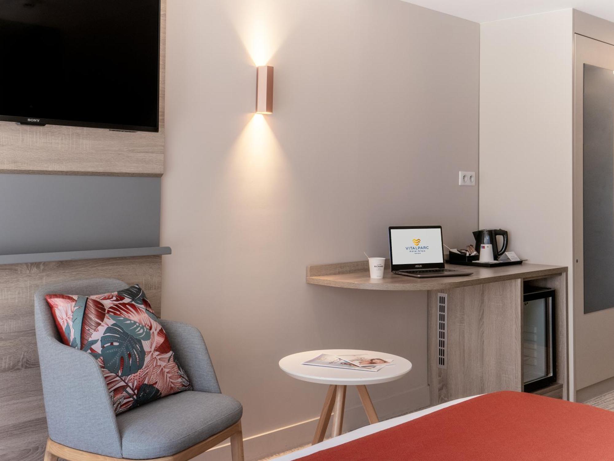 Hotel & Spa Vitalparc, The Originals Collection Lacanau Bagian luar foto